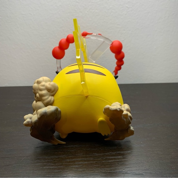 Pokémon SpecialEdition Pikachu Vmax Figure Celebration Gigantamax 25 Anniversary - Picture 10 of 12